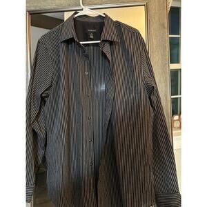 Men’s Van Heusen button up shirt‎